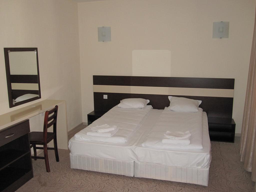 Hotel Deyanira Gorno Dryanovo Rum bild