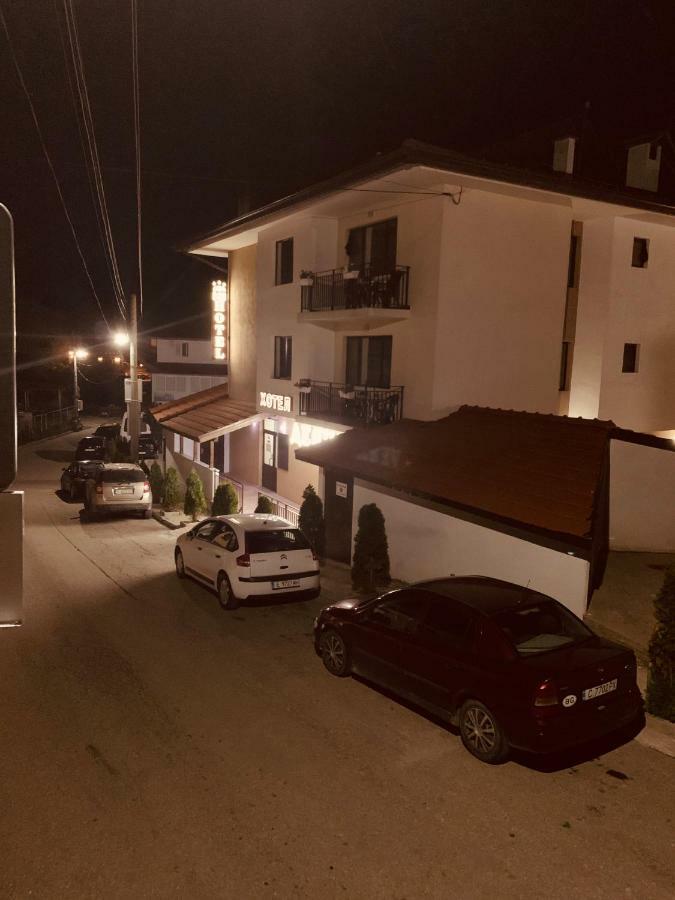 Hotel Deyanira Gorno Dryanovo Exteriör bild